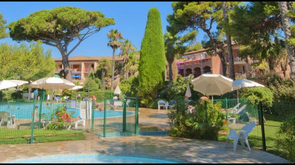 Entre Mer Et Piscine Hyeres Ngoại thất bức ảnh